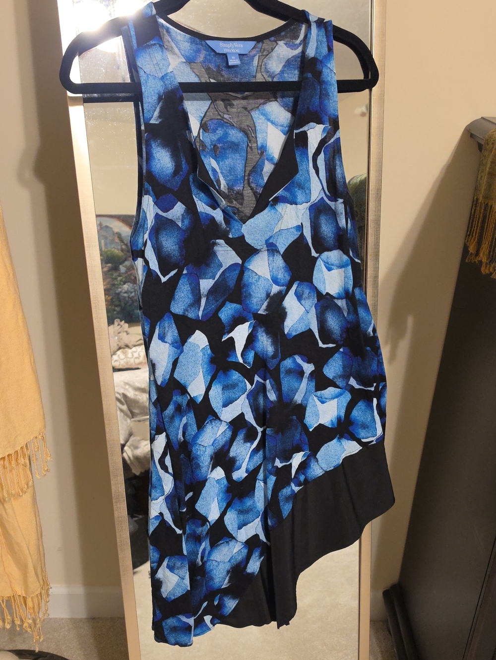 Simply Vera Vera Wang Blue & Black Abstract V-Neck Tank/Tunic Sz M